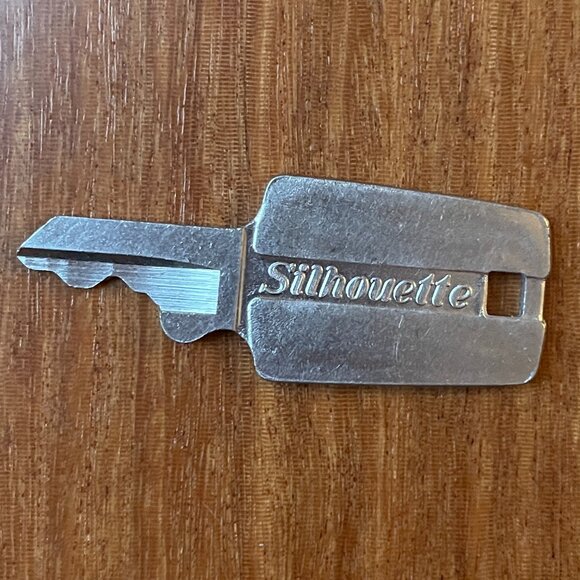 Vintage Silver Samsonite Sihouette Luggage Key - Picture 3 of 4